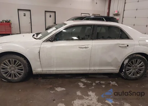 2013 Chrysler 300 Motown из США, поврежденный, VIN 2C3CCARG1DH551862